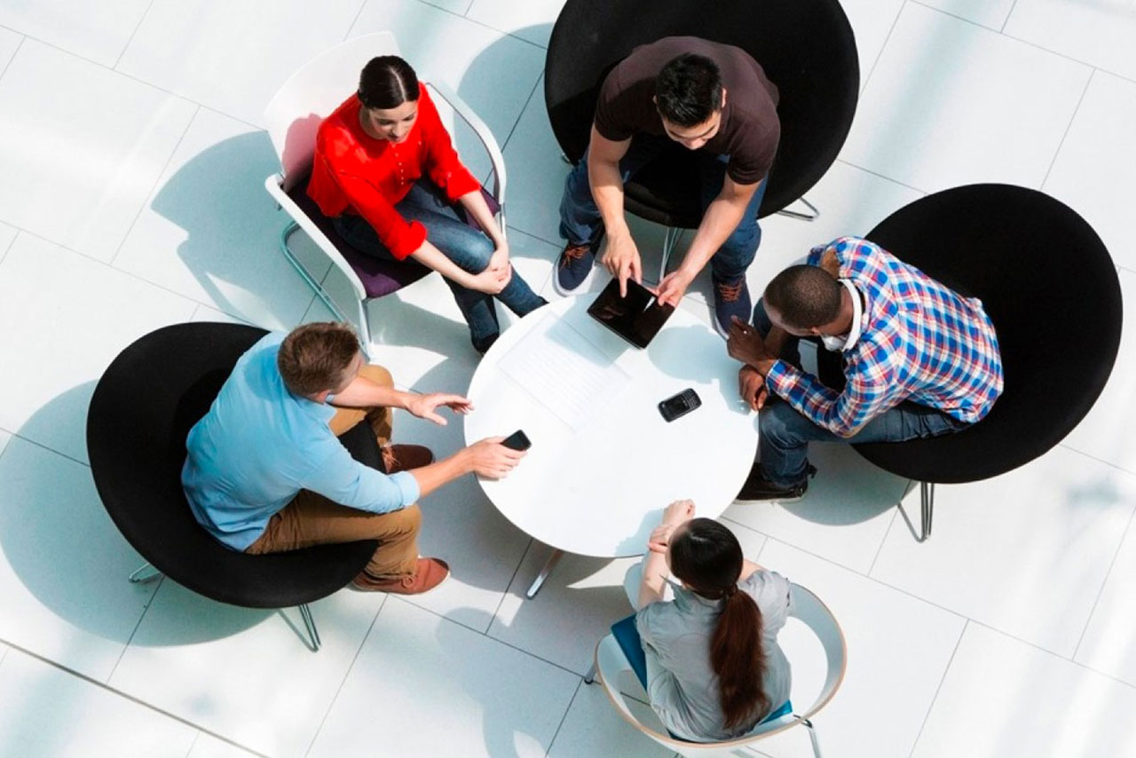 note that this is a decorative image and the Alt-Tag will be blank 